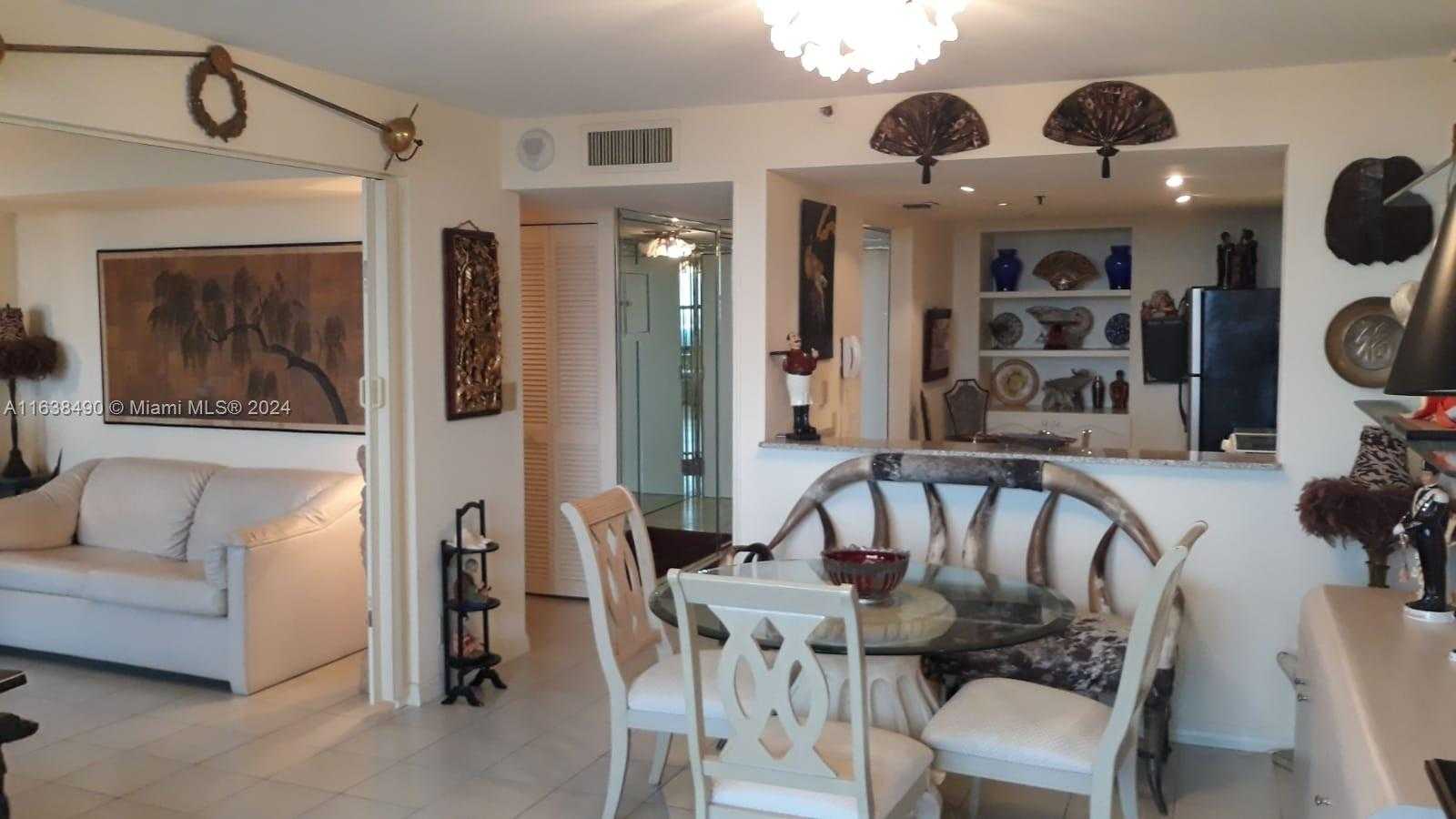 Small Image of 2555 COLLINS AVE #1808, Miami Beach Number 2