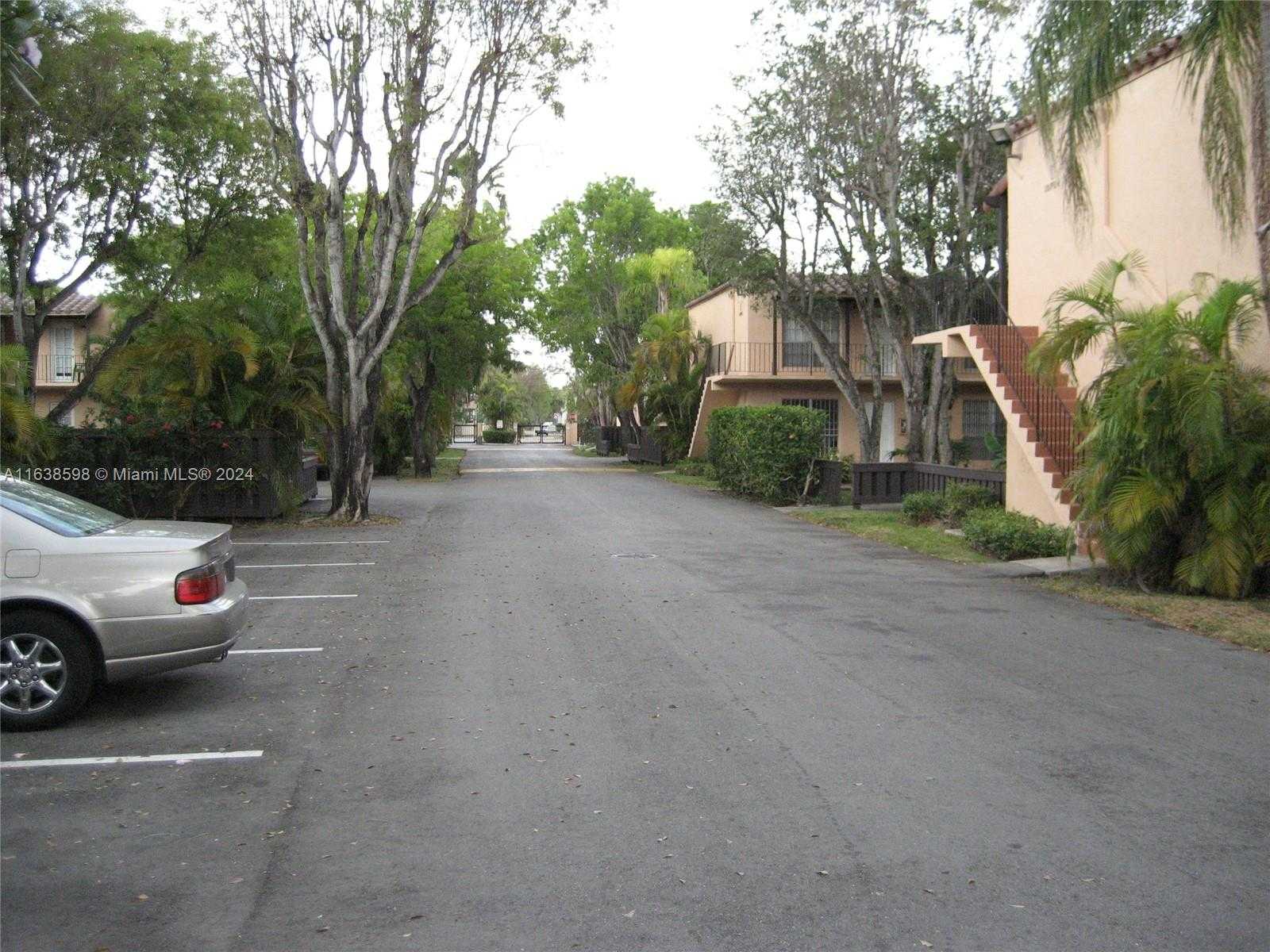 Small Image of 10820 NORTH KENDALL DR #S-6, Miami Number 21
