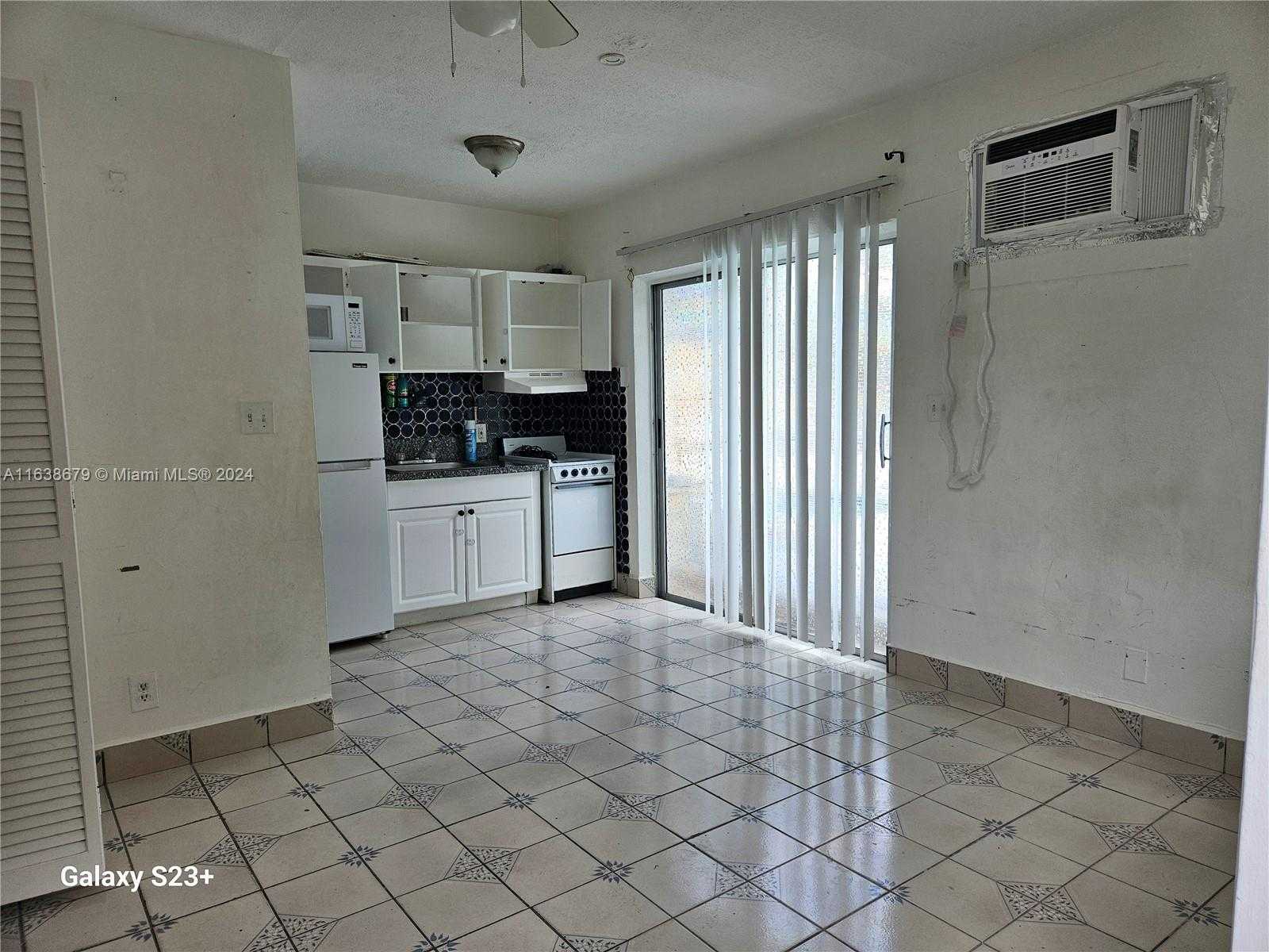 Small Image of 2019 FLETCHER ST #2, Hollywood Number 2