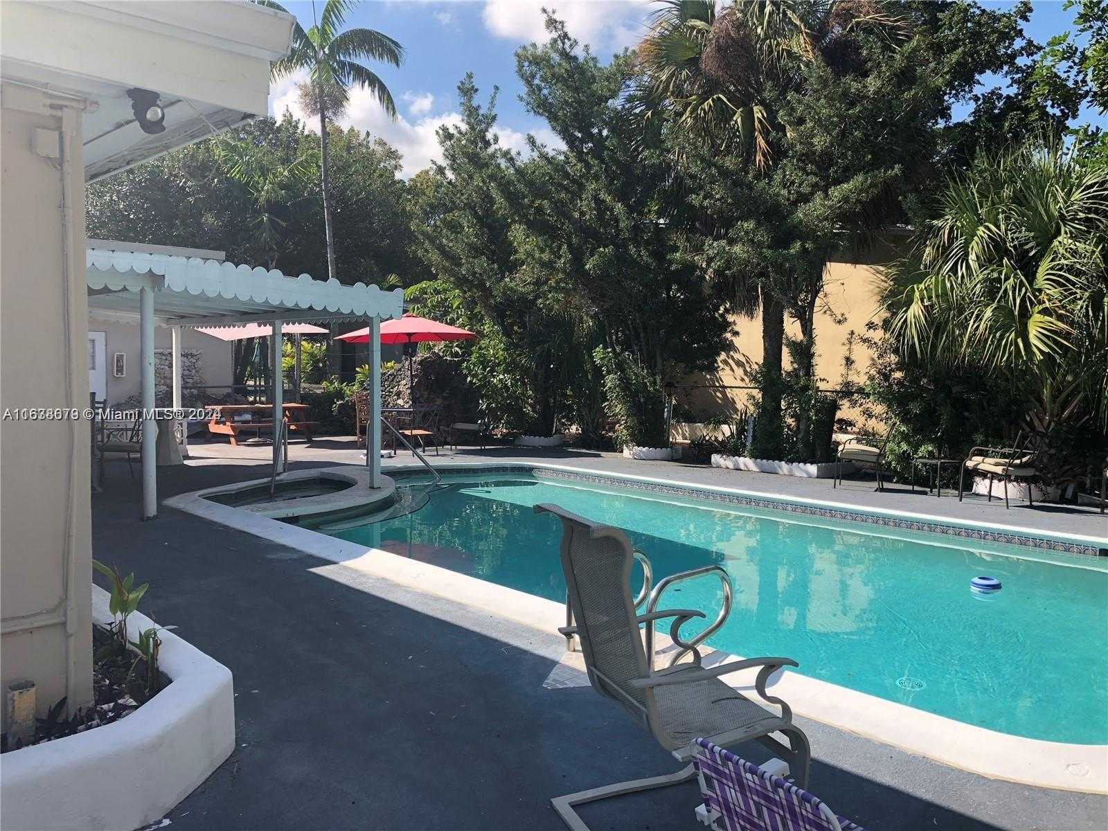 Small Image of 2019 FLETCHER ST #2, Hollywood Number 3