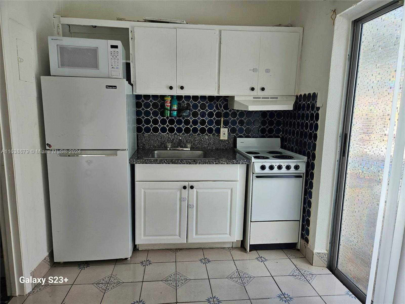 Small Image of 2019 FLETCHER ST #2, Hollywood Number 4
