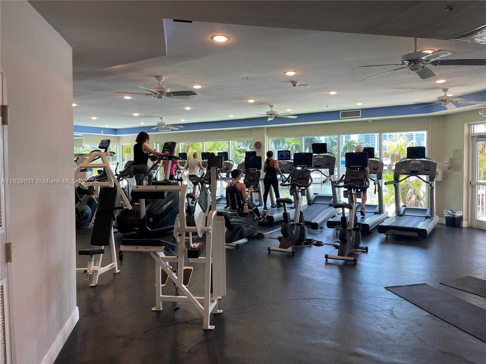 Small Image of 3370 HIDDEN BAY DR #2213, Aventura Number 17