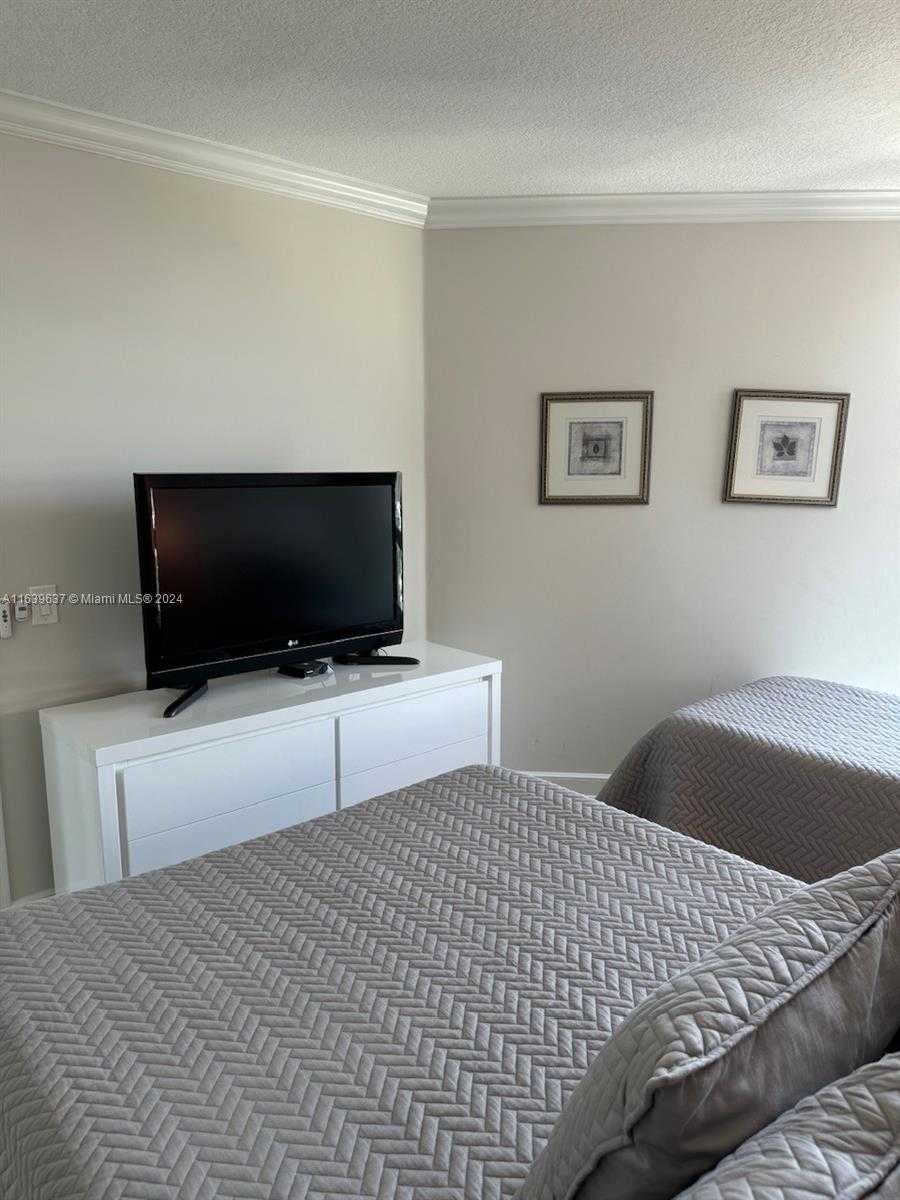 Small Image of 3370 HIDDEN BAY DR #2213, Aventura Number 23