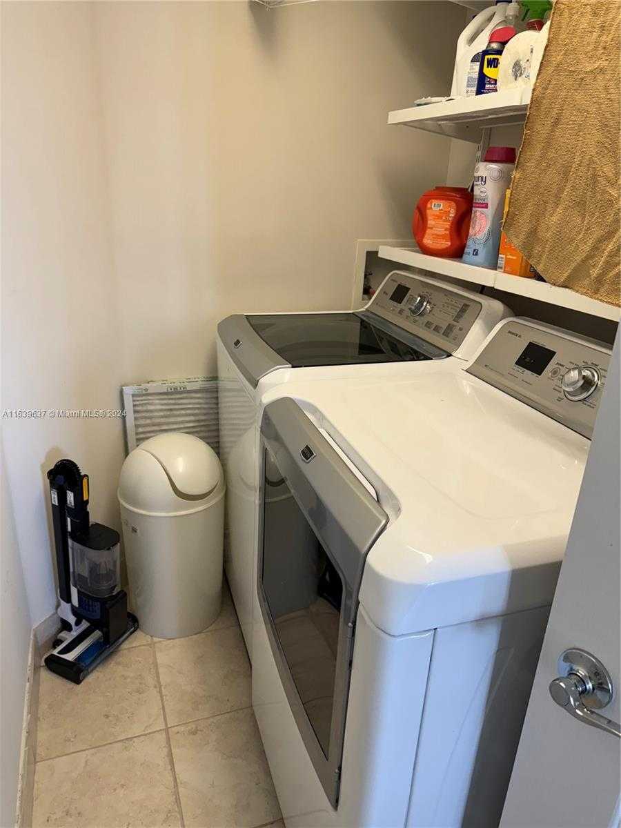 Small Image of 3370 HIDDEN BAY DR #2213, Aventura Number 4