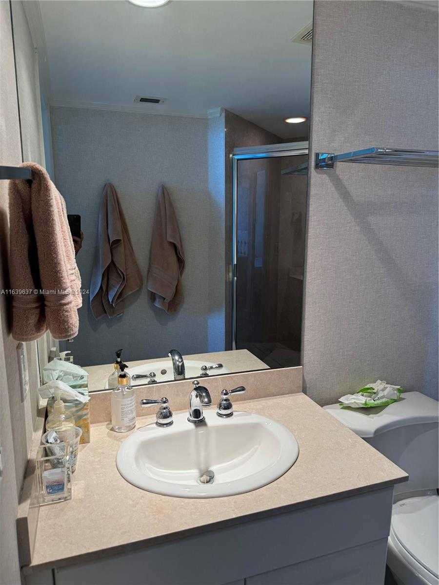 Small Image of 3370 HIDDEN BAY DR #2213, Aventura Number 8