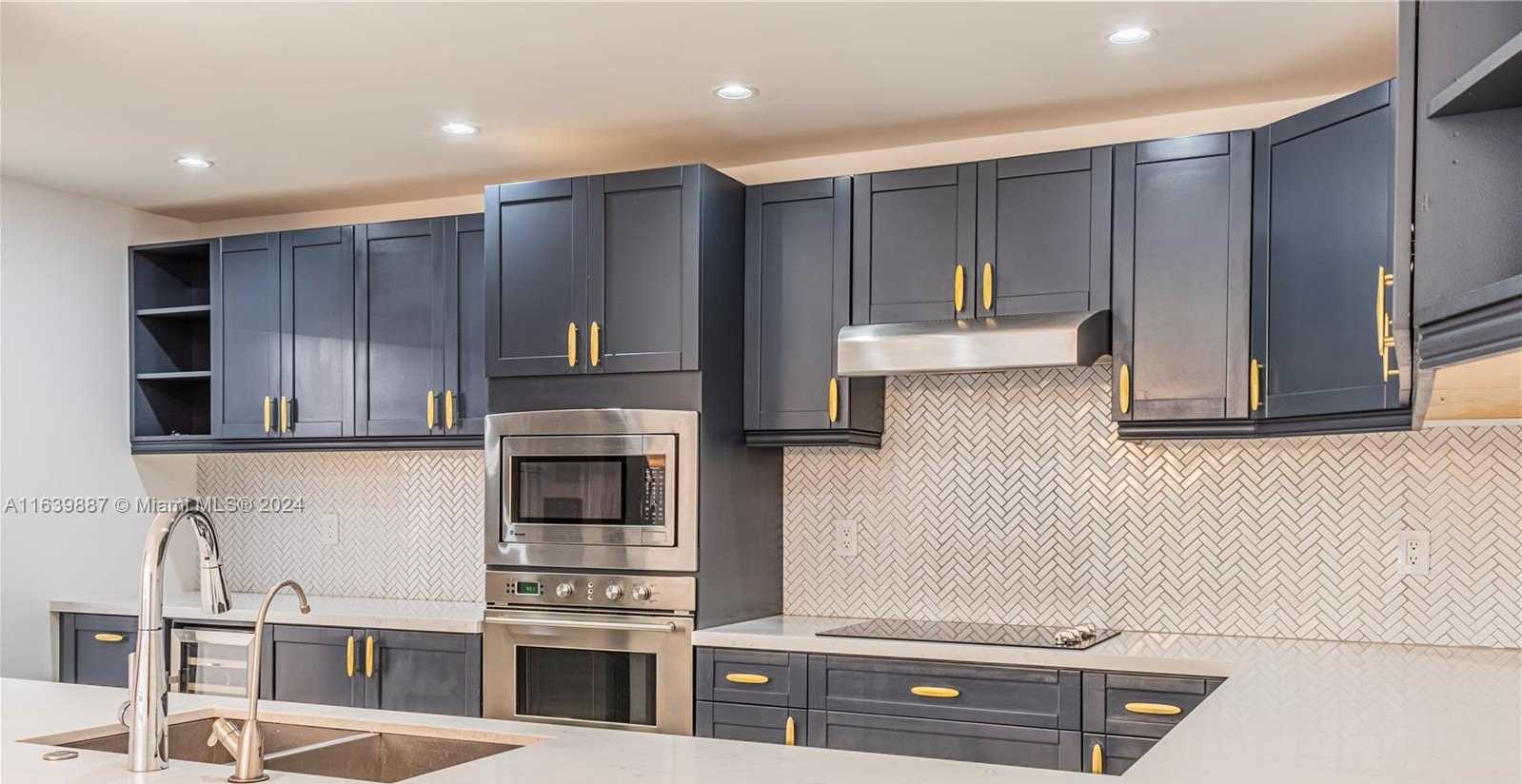 Small Image of 251 CRANDON BLVD #424, Key Biscayne Number 16