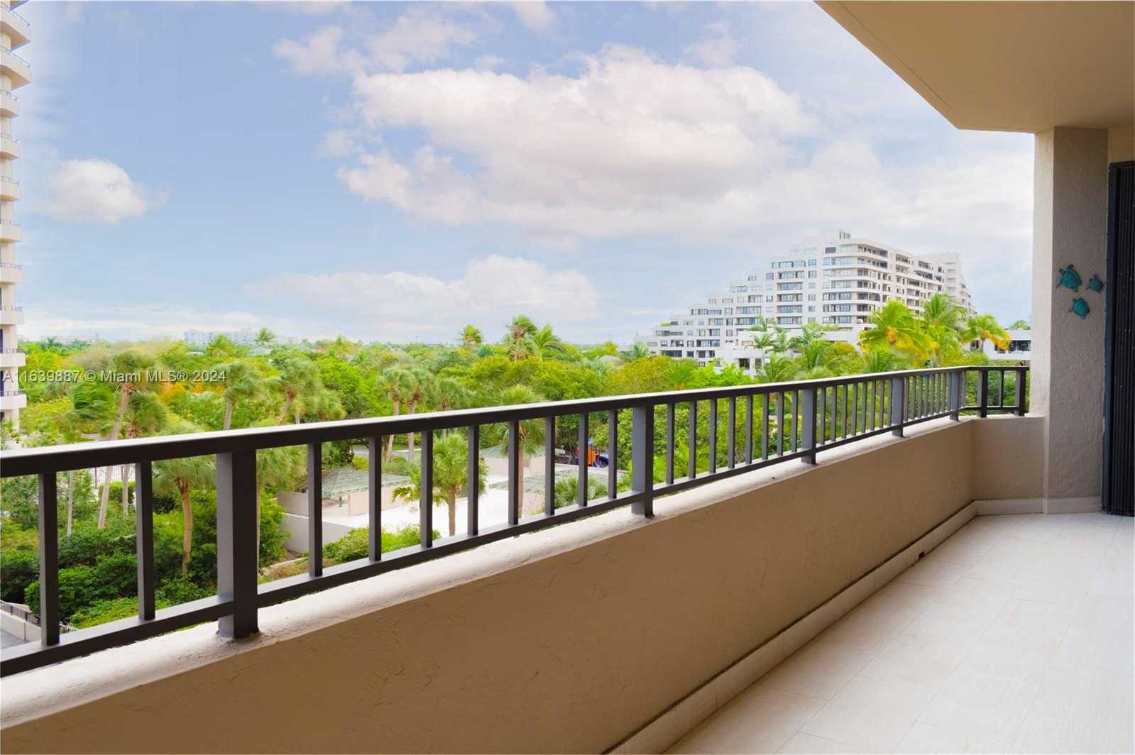 Small Image of 251 CRANDON BLVD #424, Key Biscayne Number 2