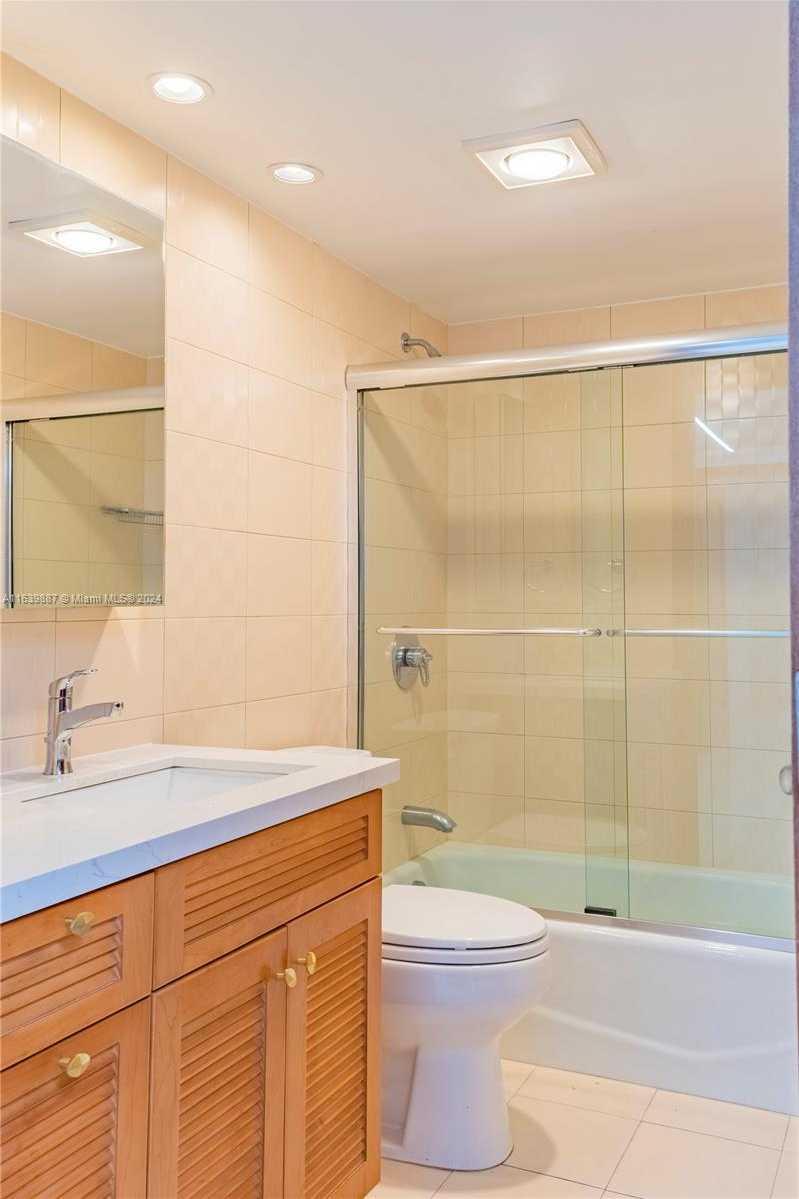 Small Image of 251 CRANDON BLVD #424, Key Biscayne Number 4