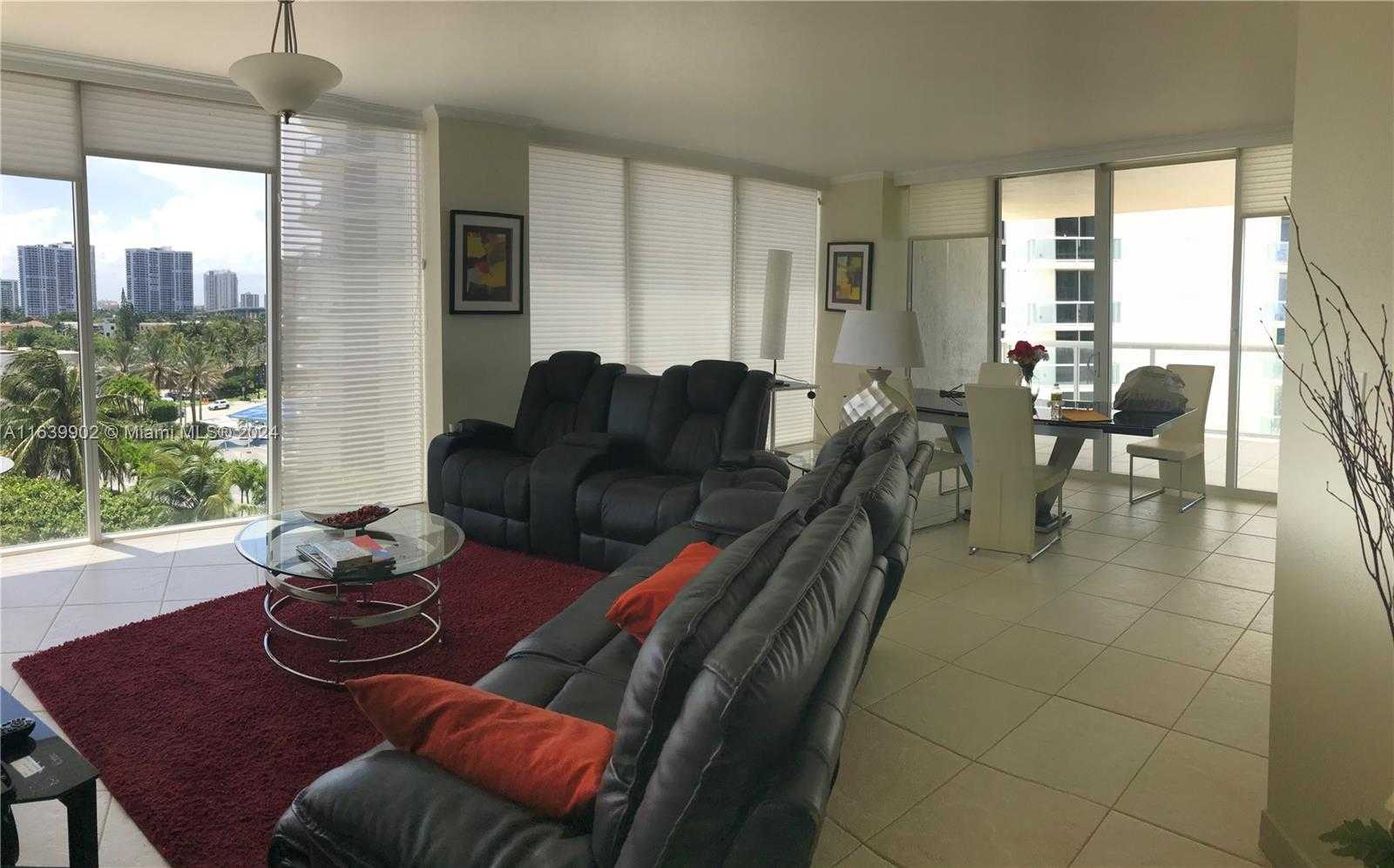 Small Image of 18671 Collins Ave, Miami, FL 33160, USA Number 13