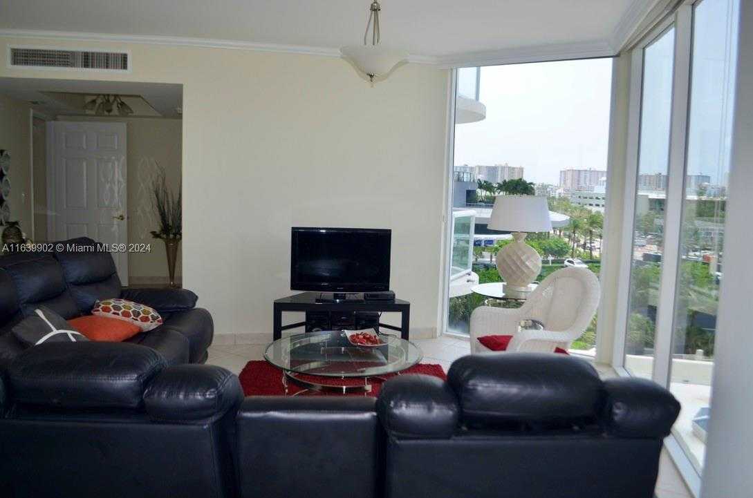 Small Image of 18671 Collins Ave, Miami, FL 33160, USA Number 14