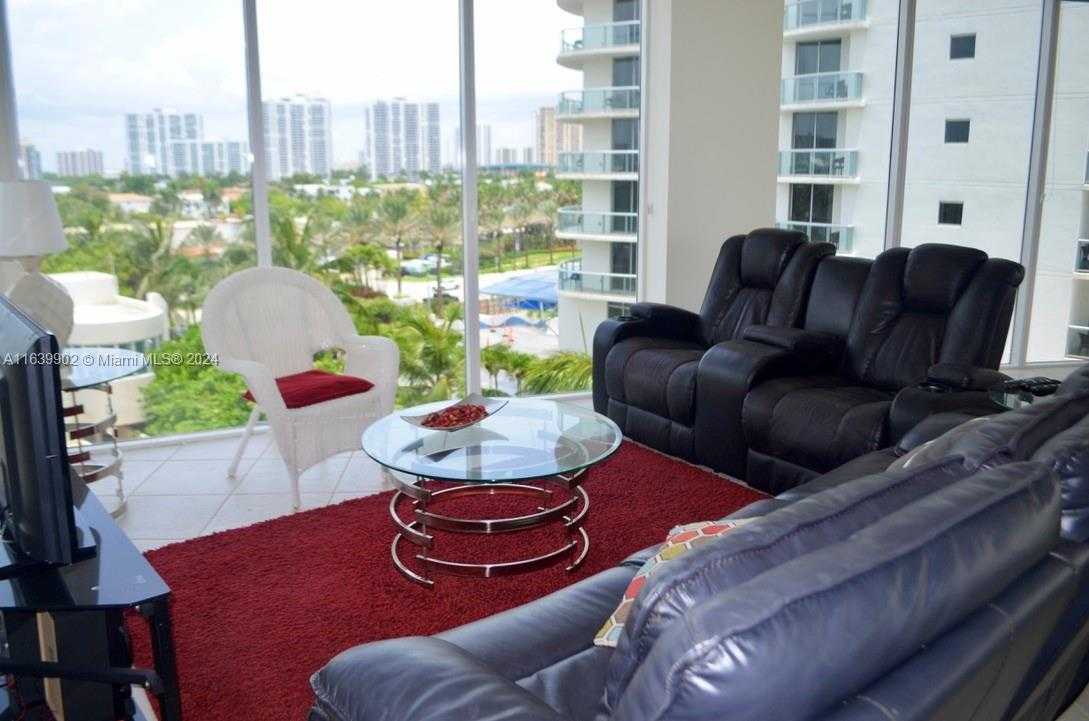 Small Image of 18671 Collins Ave, Miami, FL 33160, USA Number 15