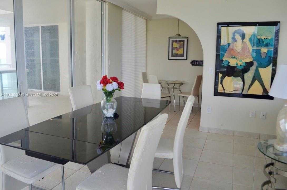 Small Image of 18671 Collins Ave, Miami, FL 33160, USA Number 21
