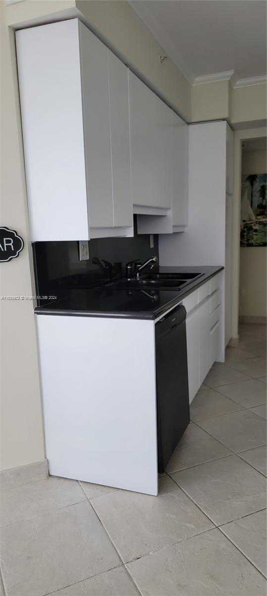 Small Image of 18671 Collins Ave, Miami, FL 33160, USA Number 24