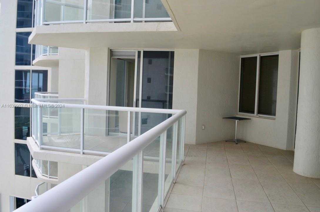 Small Image of 18671 Collins Ave, Miami, FL 33160, USA Number 28