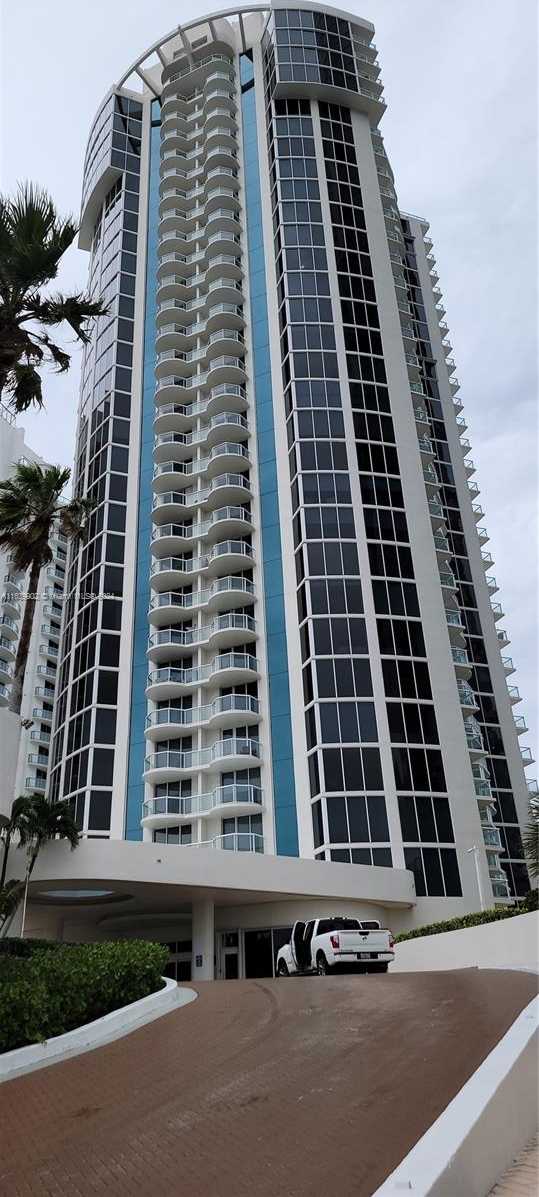 Small Image of 18671 Collins Ave, Miami, FL 33160, USA Number 3
