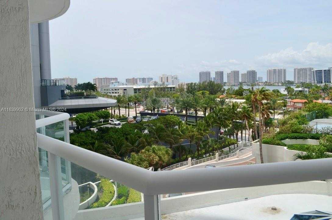 Small Image of 18671 Collins Ave, Miami, FL 33160, USA Number 33