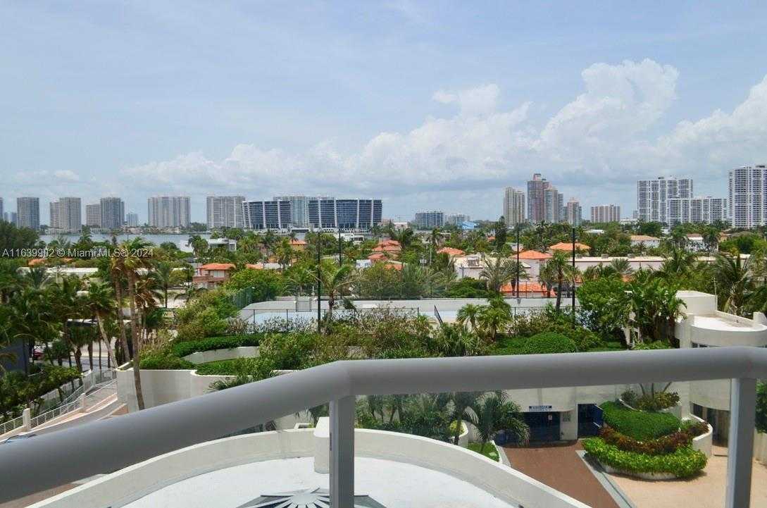 Small Image of 18671 Collins Ave, Miami, FL 33160, USA Number 35