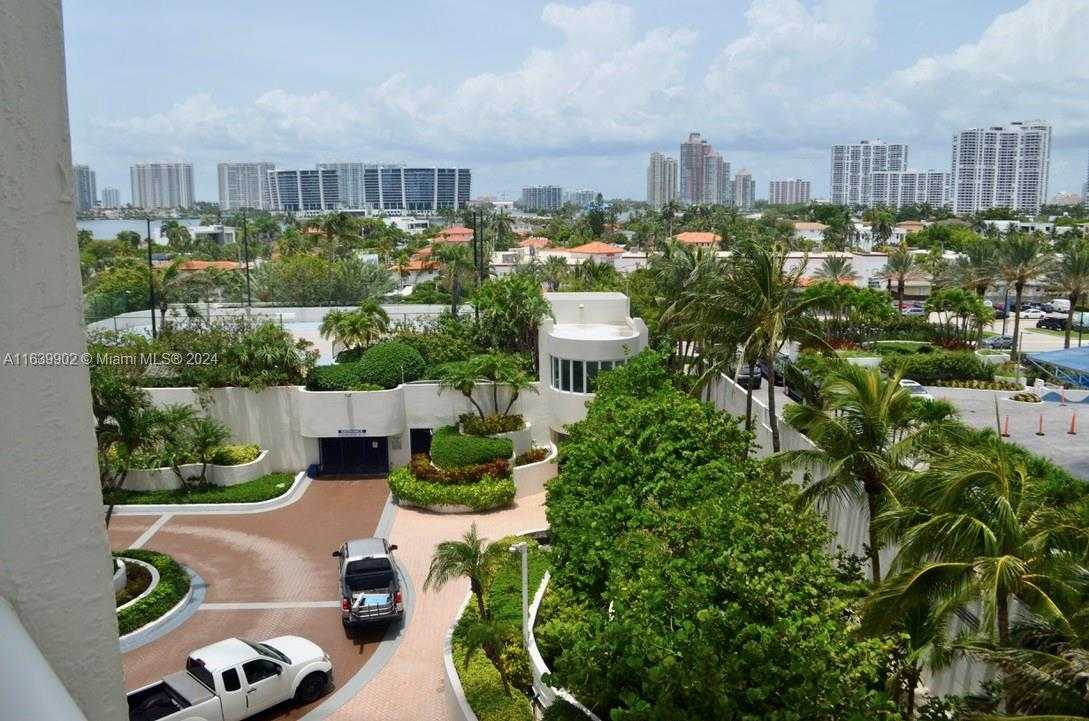 Small Image of 18671 Collins Ave, Miami, FL 33160, USA Number 37