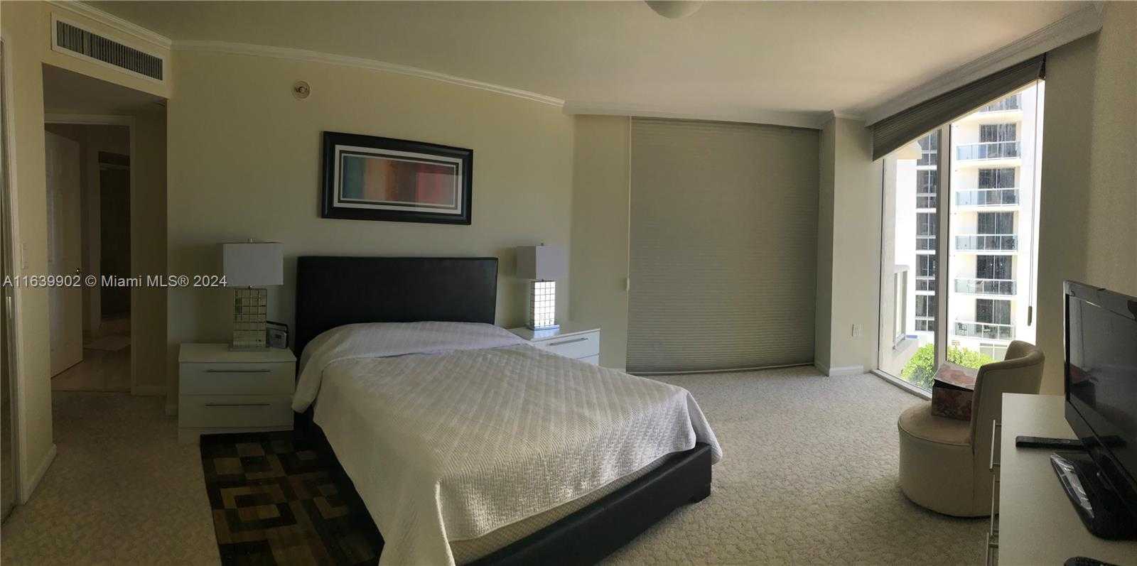 Small Image of 18671 Collins Ave, Miami, FL 33160, USA Number 39