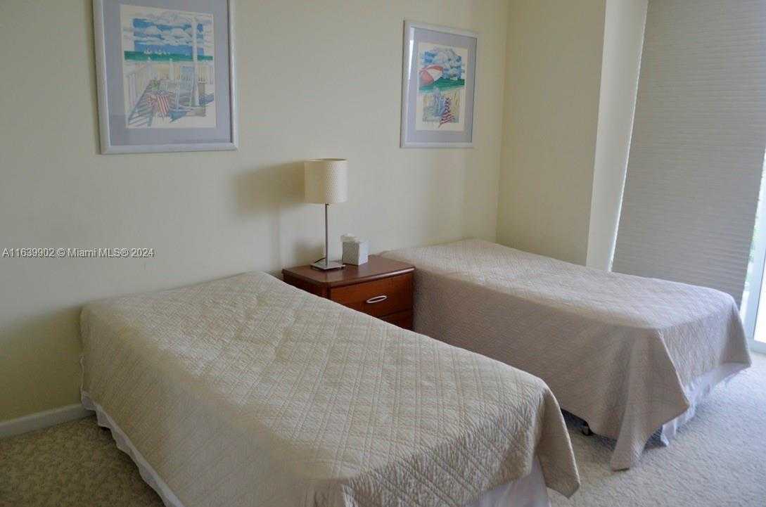 Small Image of 18671 Collins Ave, Miami, FL 33160, USA Number 40
