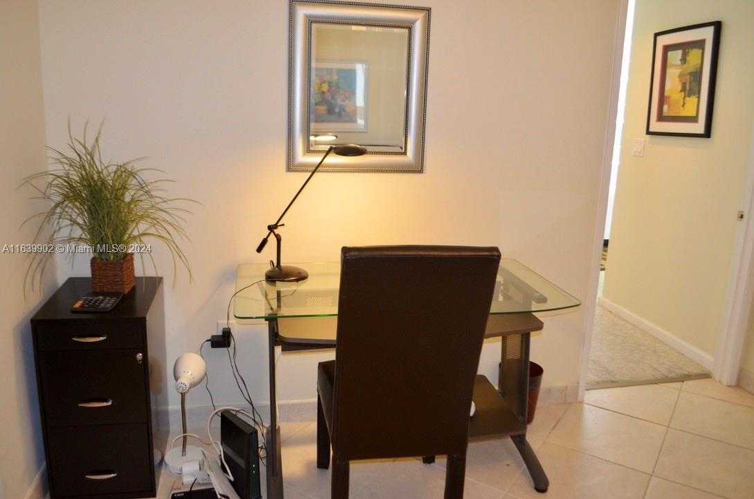 Small Image of 18671 Collins Ave, Miami, FL 33160, USA Number 47