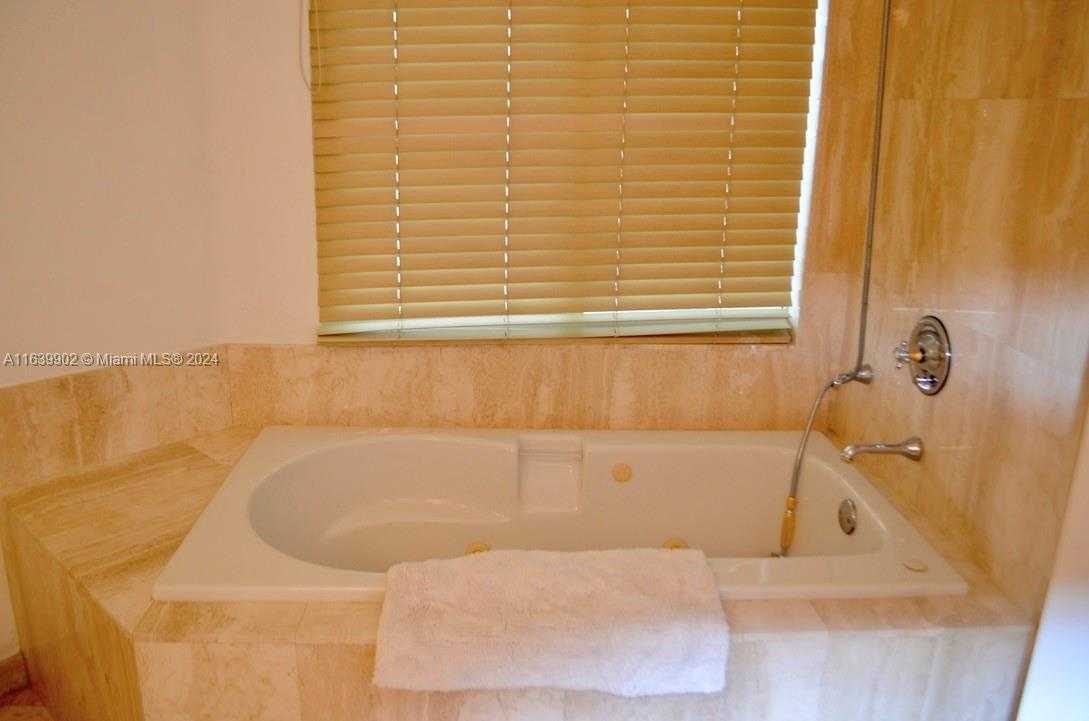 Small Image of 18671 Collins Ave, Miami, FL 33160, USA Number 50