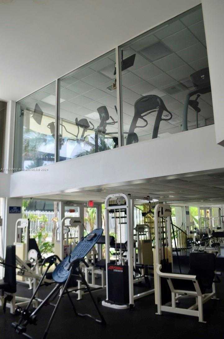 Small Image of 18671 Collins Ave, Miami, FL 33160, USA Number 63