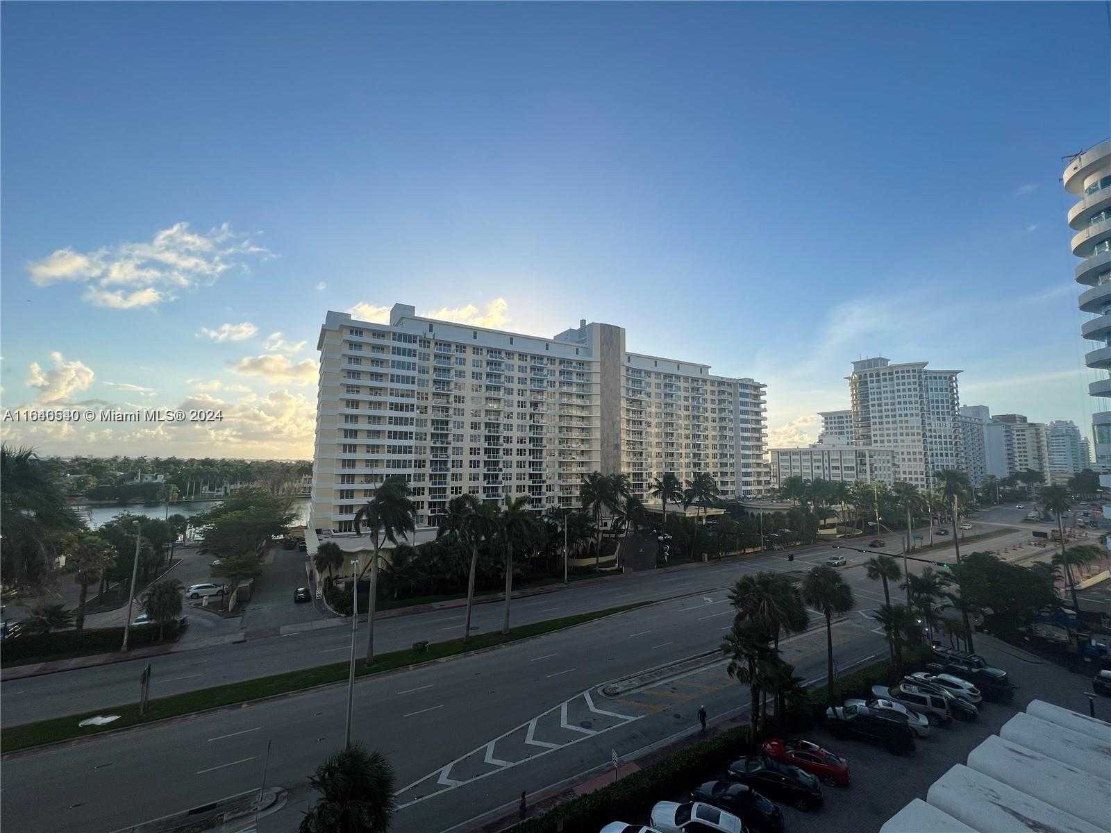Small Image of 5555 COLLINS AVE #7T, Miami Beach Number 19