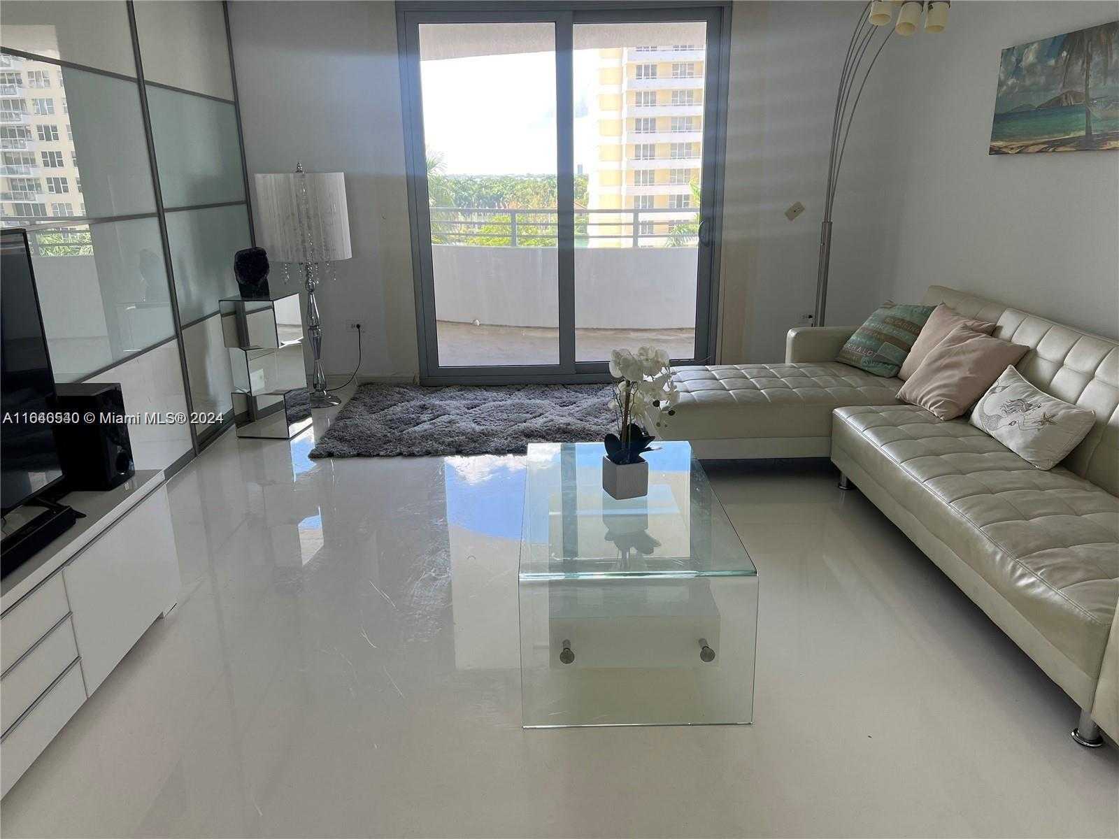 Small Image of 5555 COLLINS AVE #7T, Miami Beach Number 5