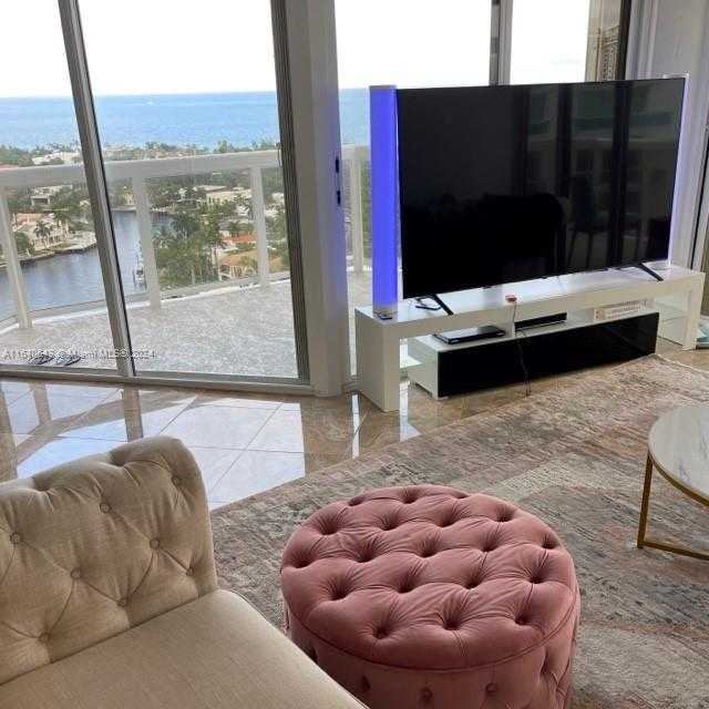 Small Image of 20185 #2101, Aventura Number 16