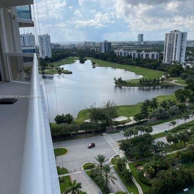 Small Image of 20185 #2101, Aventura Number 8