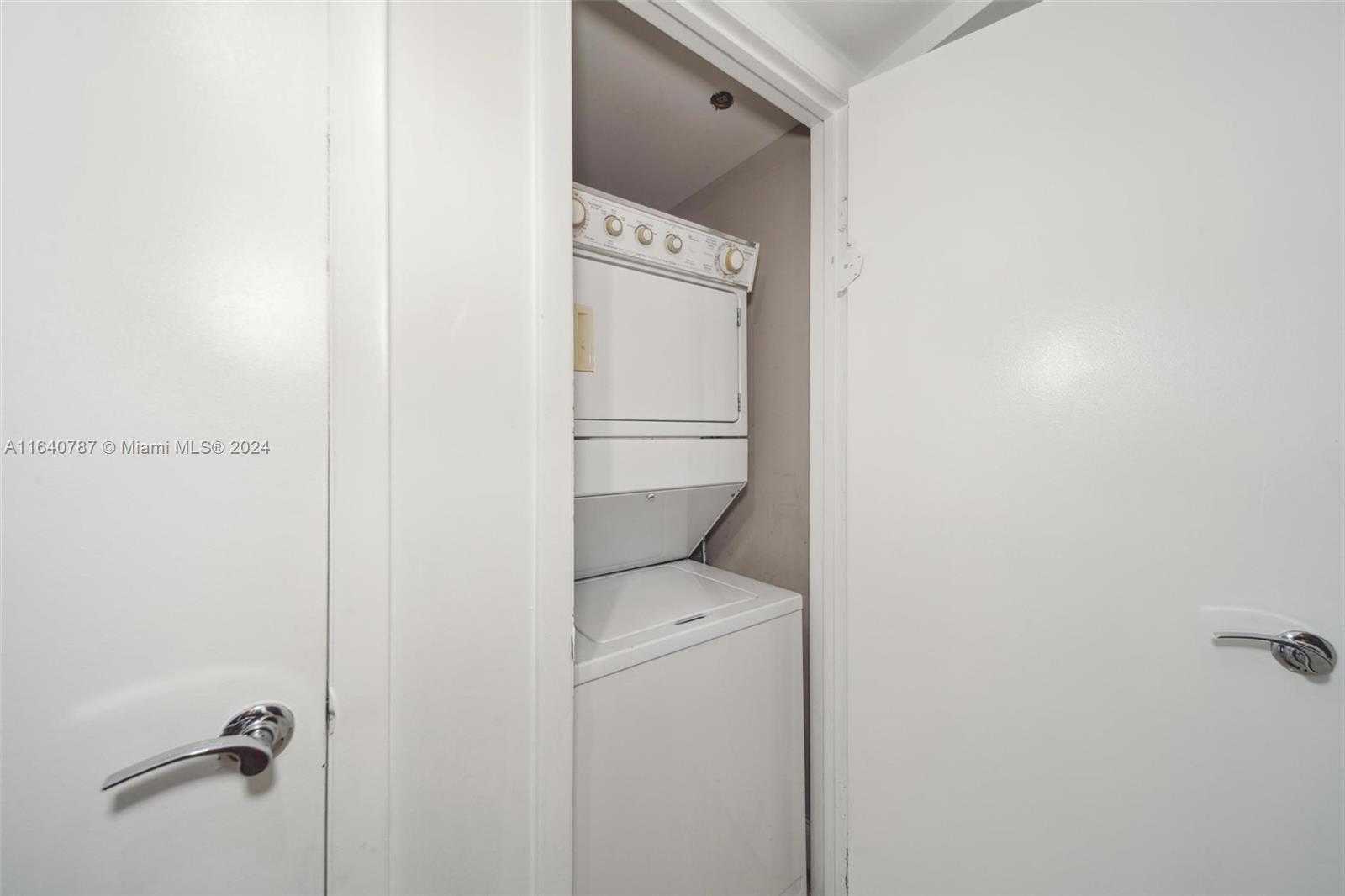 Small Image of 1800 SOUTH OCEAN DR #1406, Hallandale Beach Number 10