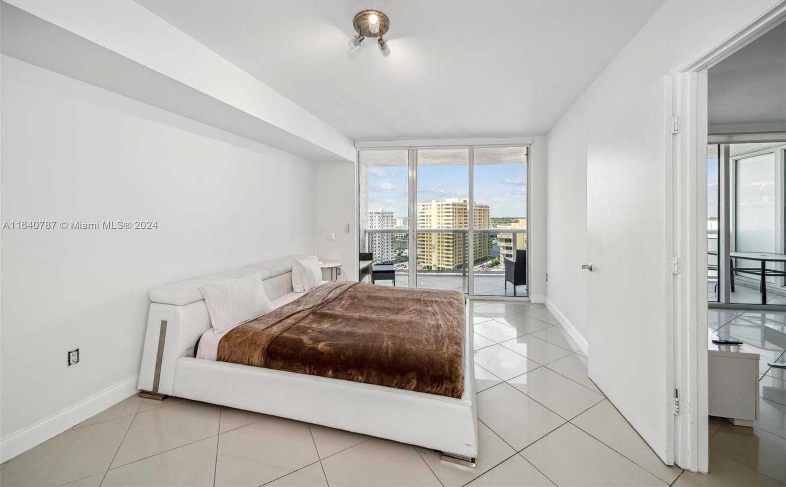 Small Image of 1800 SOUTH OCEAN DR #1406, Hallandale Beach Number 12