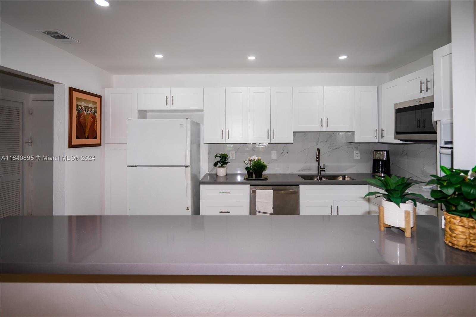Small Image of 19370 COLLINS AVE ANNUAL #125, Sunny Isles Beach Number 7