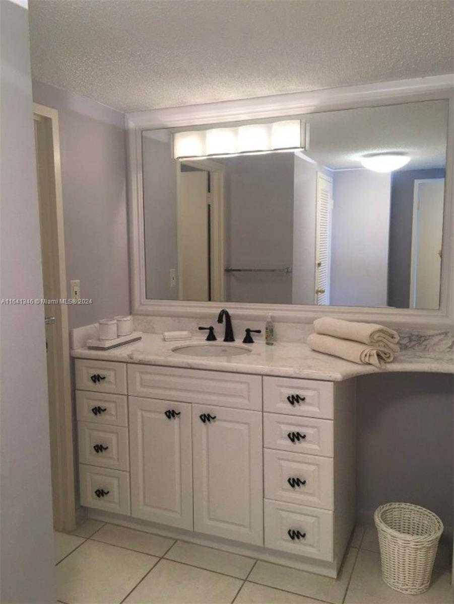 Small Image of 3725 SOUTH OCEAN DR #1516, Hollywood Number 16