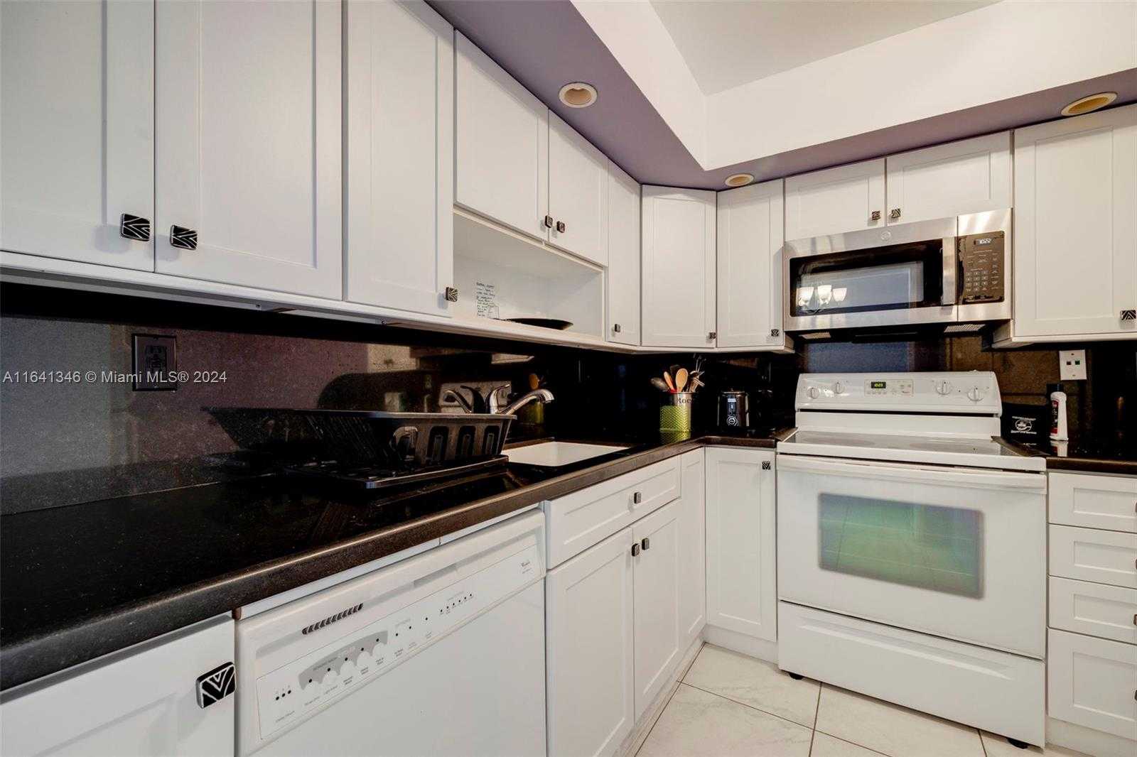 Small Image of 3725 SOUTH OCEAN DR #1516, Hollywood Number 8