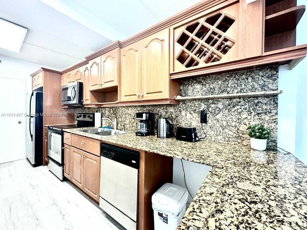 Small Image of 100 LINCOLN RD #1032, Miami Beach Number 3