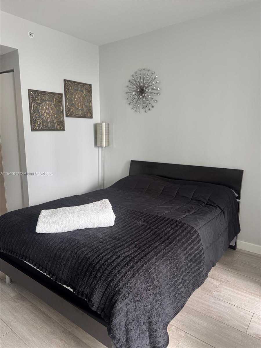 Small Image of 55 SOUTH WEST 9TH ST #1005, Miami Number 3