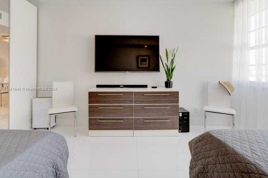 Small Image of 100 LINCOLN RD #614A, Miami Beach Number 5