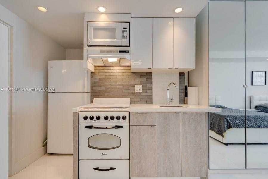 Small Image of 100 LINCOLN RD #614A, Miami Beach Number 9