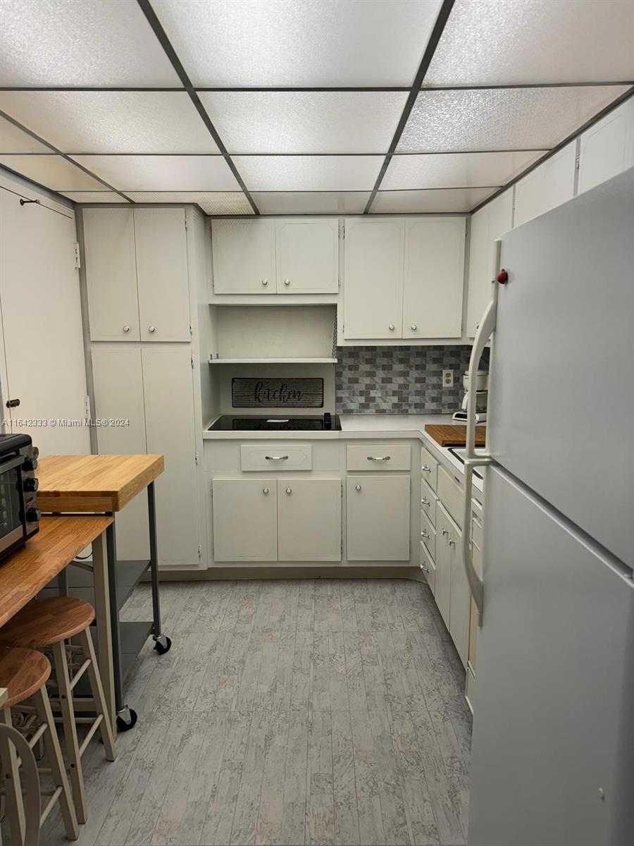 Small Image of 1985 SOUTH OCEAN DR #8L, Hallandale Beach Number 12
