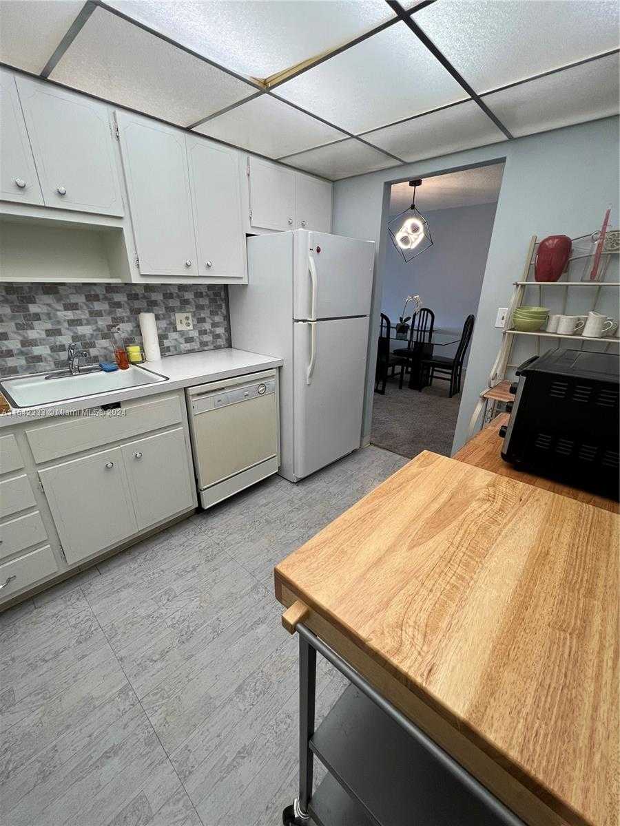 Small Image of 1985 SOUTH OCEAN DR #8L, Hallandale Beach Number 13
