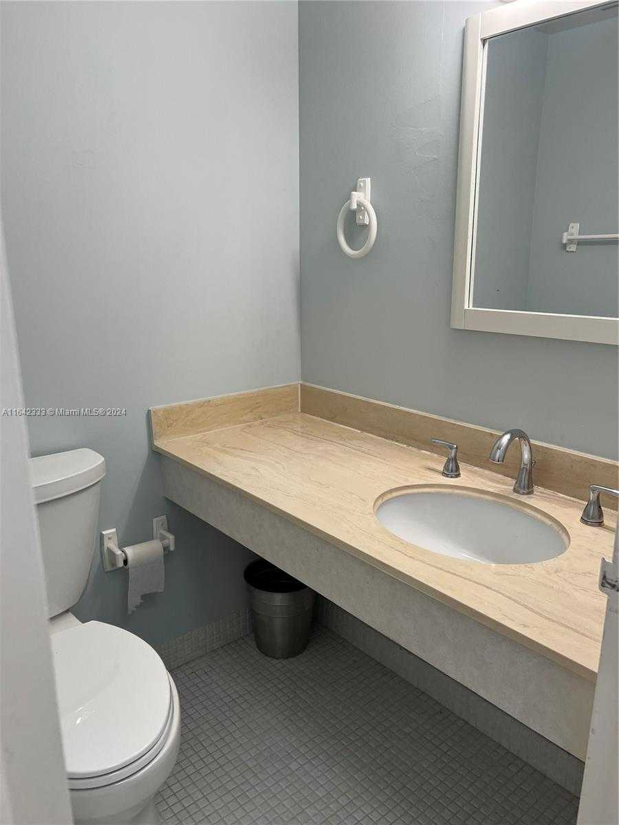 Small Image of 1985 SOUTH OCEAN DR #8L, Hallandale Beach Number 16