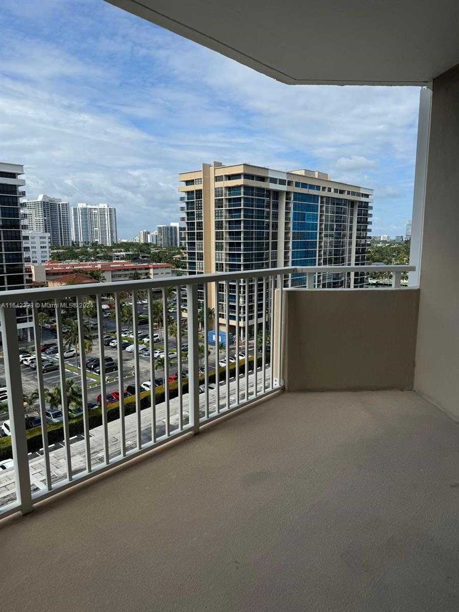Small Image of 1985 SOUTH OCEAN DR #8L, Hallandale Beach Number 6