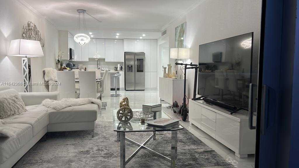 Small Image of 19390 Collins Ave, Sunny Isles Beach, FL 33160, USA Number 3