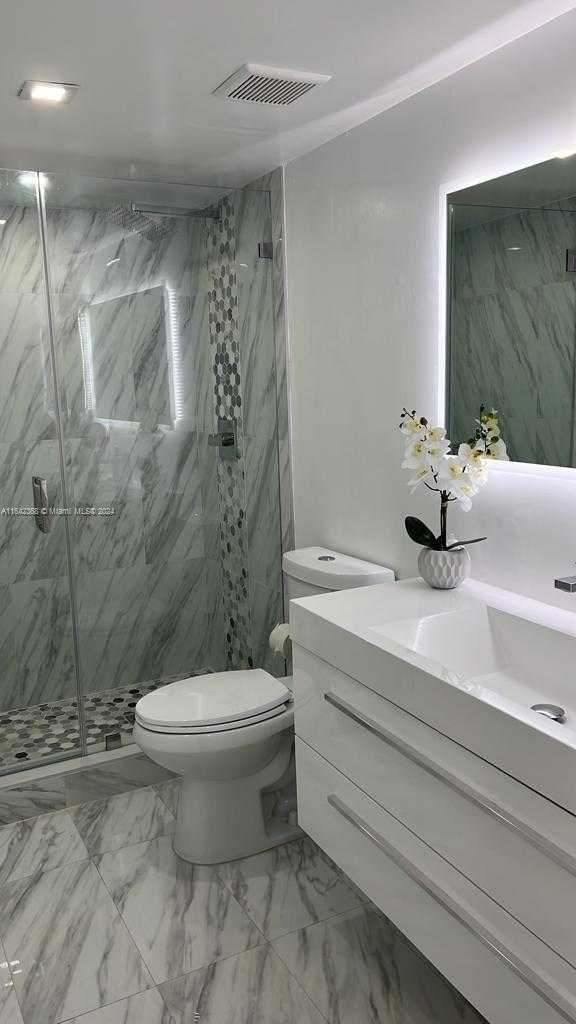 Small Image of 19390 Collins Ave, Sunny Isles Beach, FL 33160, USA Number 5