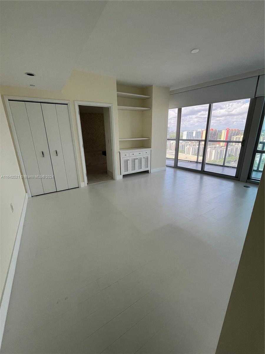 Small Image of 17121 #2508, Sunny Isles Beach Number 15