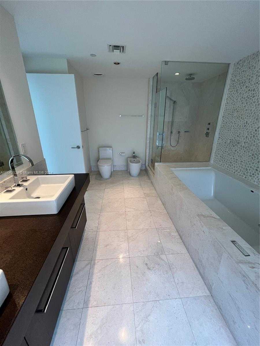 Small Image of 17121 #2508, Sunny Isles Beach Number 19