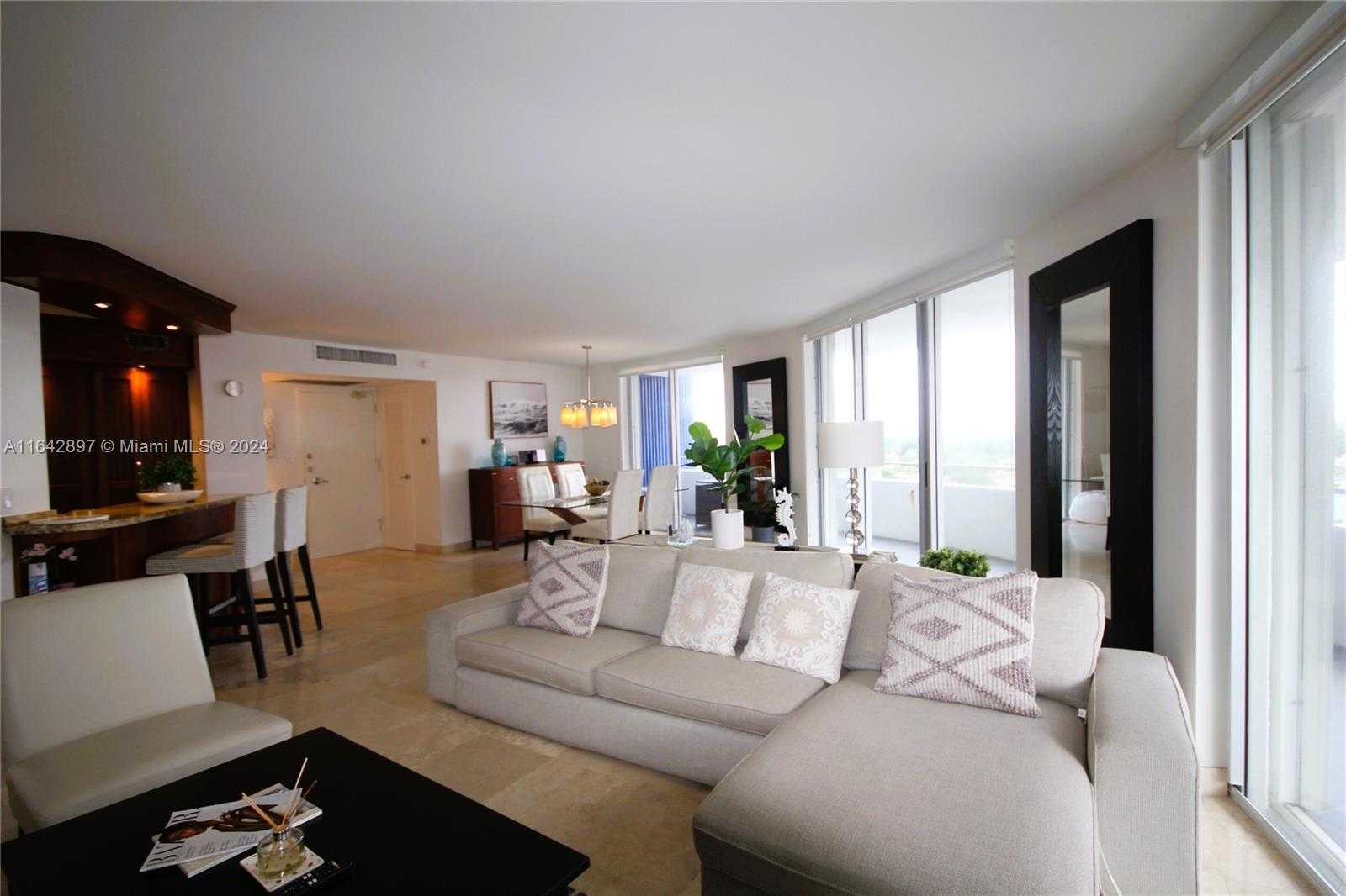 Small Image of 5161 COLLINS AV #1004, Miami Beach Number 11