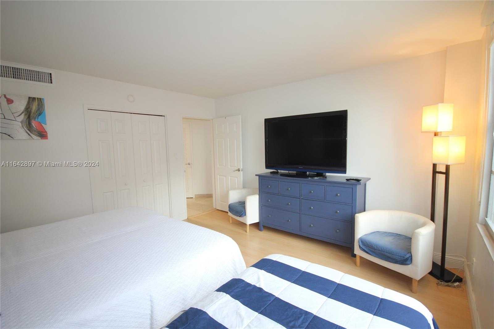Small Image of 5161 COLLINS AV #1004, Miami Beach Number 15